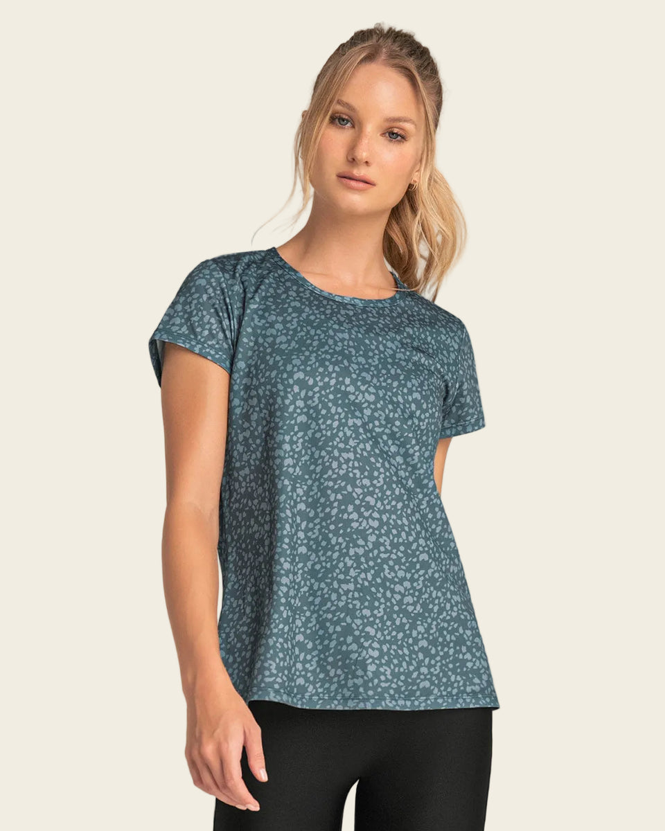 Camiseta deportiva de secado rápido y silueta semiajustada