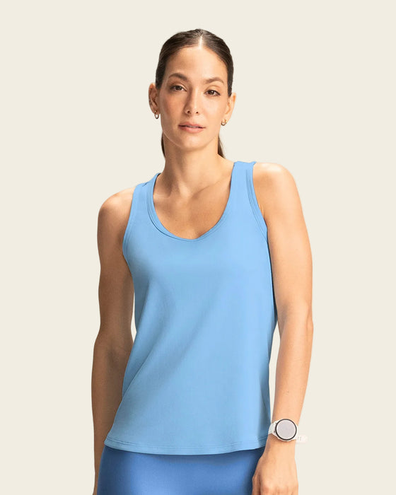 camiseta-deportiva-de-secado-rapido-y-silueta-semiajustada-para-mujer#color_913-azul-medio