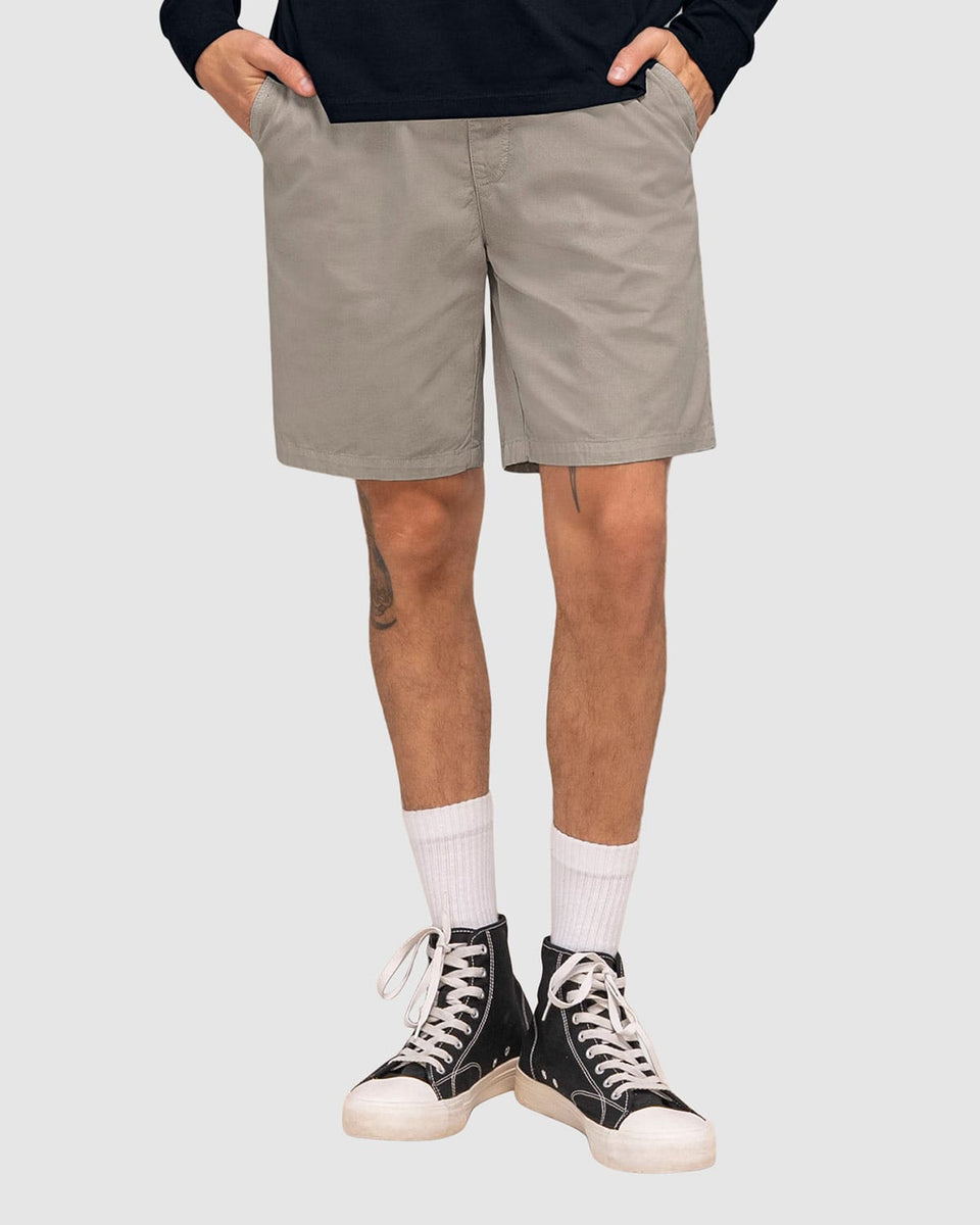 Bermuda con resorte y tira para ajustar en cintura