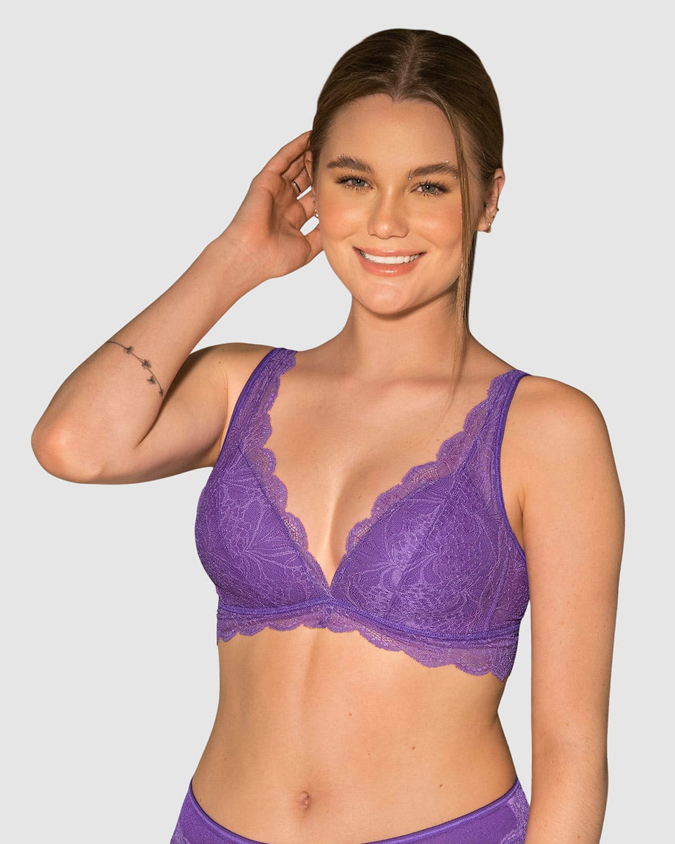 Bralette con copas en espuma cubierto en encaje