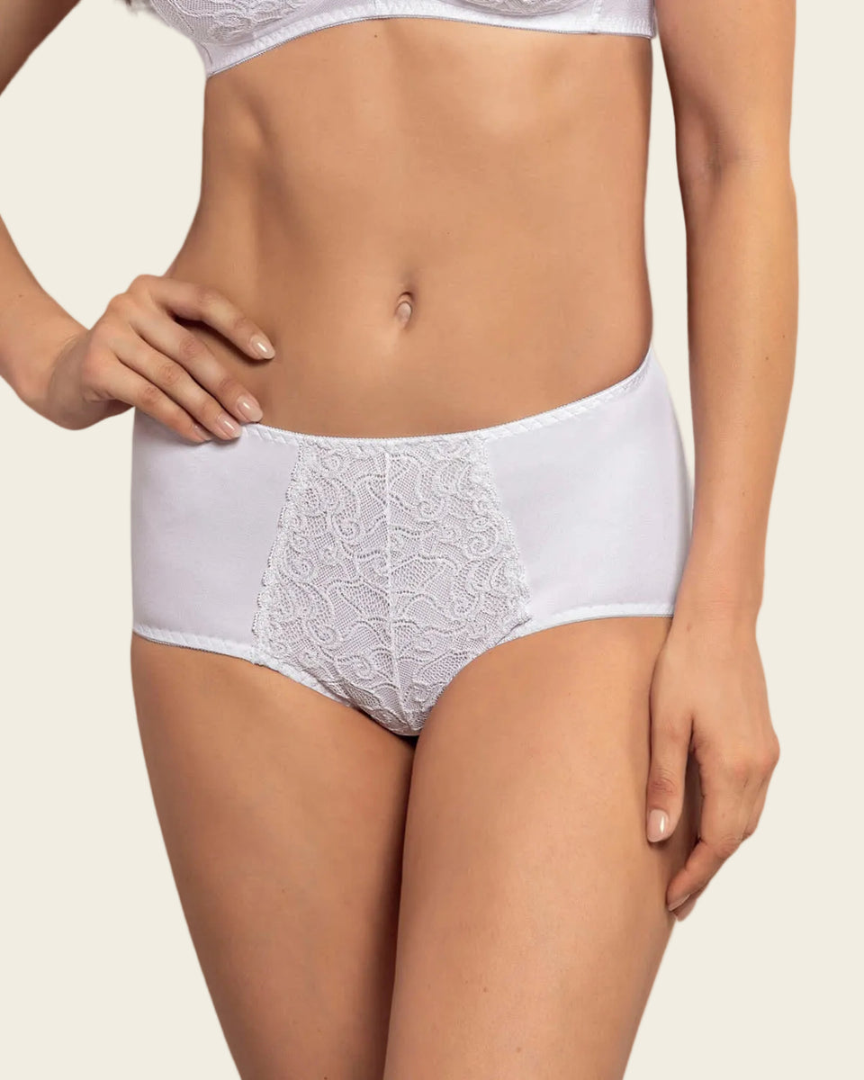 Calzón clásico de control suave con toques de encaje en abdomen