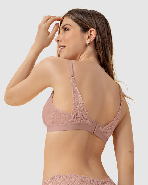 bralette-triangular-en-encaje-y-tul-con-detalle-de-ojal-en-escote#color_a22-rosa