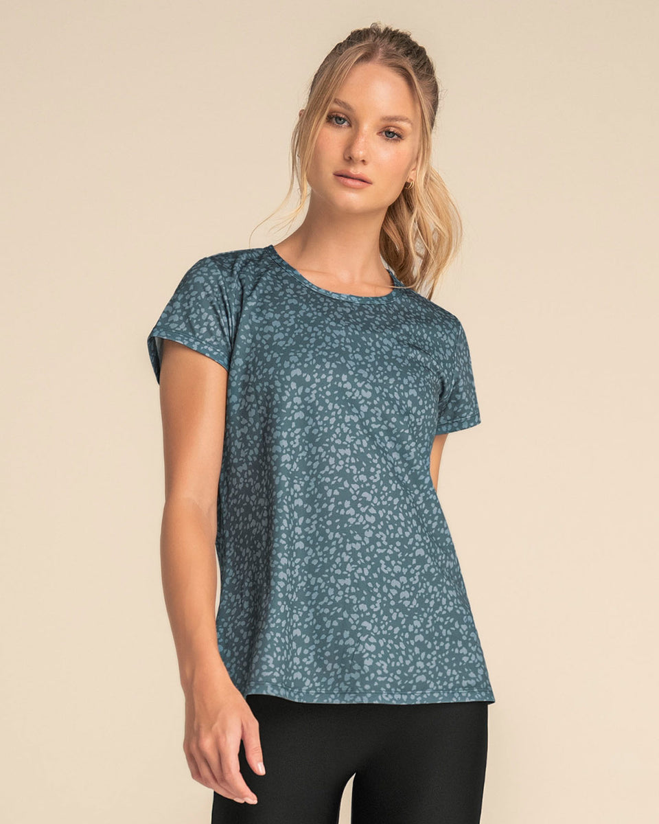 Camiseta deportiva de secado rápido y silueta semiajustada