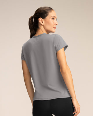 camiseta-deportiva-de-secado-rapido-y-silueta-semiajustada#color_c62-gris-claro