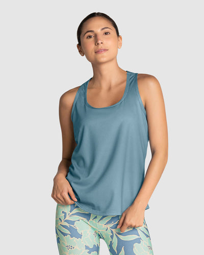 camiseta-deportiva-de-secado-rapido-y-silueta-semiajustada-para-mujer#color_544-azul-medio
