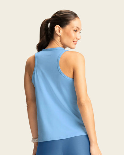 camiseta-deportiva-de-secado-rapido-y-silueta-semiajustada-para-mujer#color_913-azul-medio