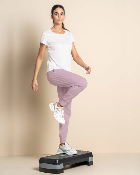 Jogger deportivo de silueta amplia con bolsillos#color_452-lila