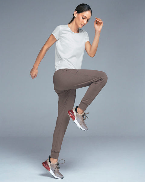 Jogger deportivo de silueta amplia con bolsillos#color_868-cafe