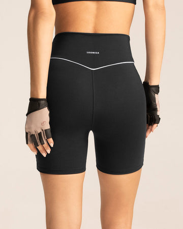 short-biker-con-pretina-en-v#color_700-negro