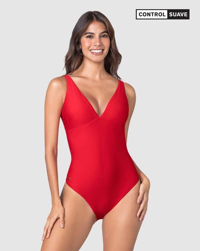 Traje de baño entero escote profundo#color_377-rojo-oscuro