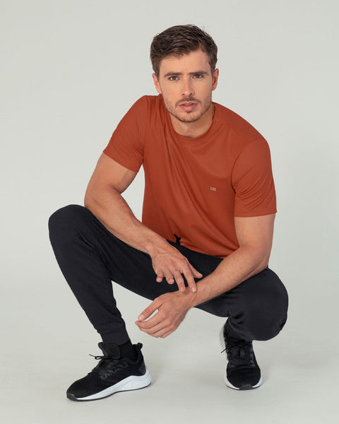 Camiseta deportiva masculina semiajustada de secado rápido#color_222-terracota