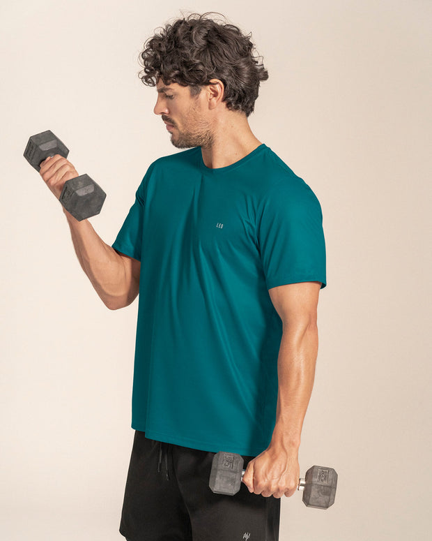 Camiseta deportiva masculina semiajustada de secado rápido#color_674-verde-medio