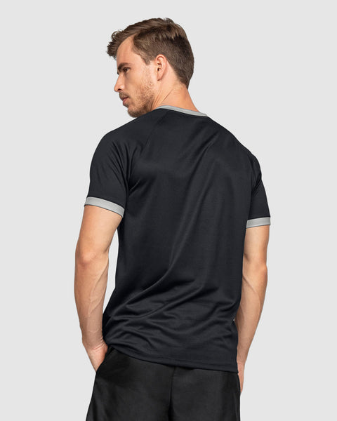 Camiseta deportiva masculina en material transpirable con cuello en V#color_700-negro