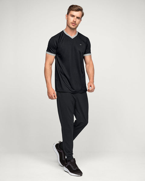 Camiseta deportiva masculina en material transpirable con cuello en V#color_700-negro