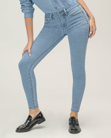 jean-skinny-levanta-cola#color_022-azul-claro