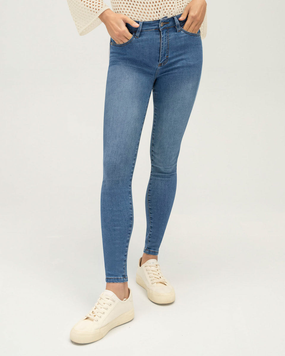 jean-skinny-levanta-cola