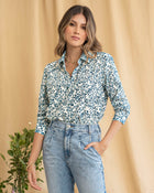 Blusa manga larga con perilla funcional y puños con botón