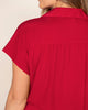 Blusa manga corta con perilla funcional y cuello camisero#color_302-rojo