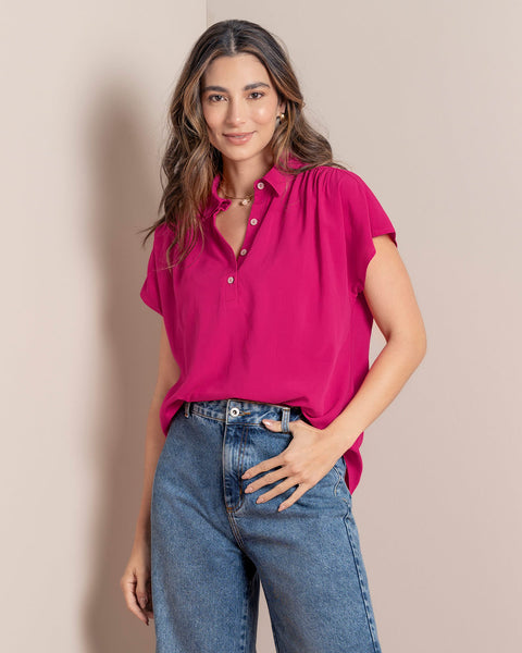 Blusa manga corta con perilla funcional y cuello camisero#color_936-fucsia