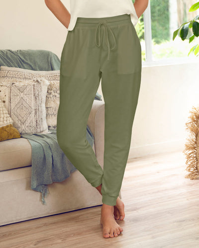 Pantalon tipo jogger con bolsillos funcionales y ruedo en rib#color_601-verde