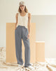 pantalon-tiro-alto-con-prenses-en-frente-y-pretina-funcional#color_245-gris