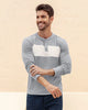 camiseta-manga-larga-con-perilla-funcional-y-cuello-redondo#color_071-gris