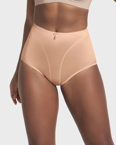 Calzón clásico de control suave en abdomen#color_878-beige