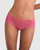 Calzón estilo pantaleta en encaje con transparencias y bordes redondeados#color_397-rosado