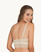 Bralette con copas en espuma cubierto en encaje