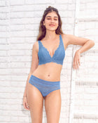 Bralette con copas en espuma cubierto en encaje
