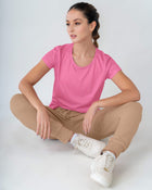 Camiseta deportiva de secado rápido y silueta semiajustada