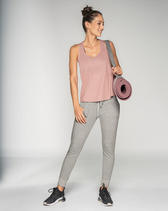 Camiseta deportiva de secado rápido y silueta semiajustada para mujer#color_318-palo-de-rosa