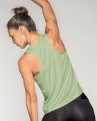 Camiseta deportiva de secado rápido y silueta semiajustada para mujer