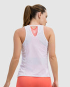 Camiseta deportiva de espalda atlética elaborada con botellas de pet recicladas