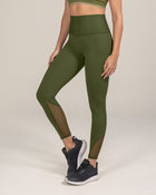Legging deportivo con control de abdomen y tela antibacterial con aloe vera
