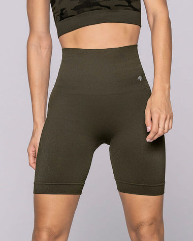 Short ciclista sin costuras con control suave de abdomen#color_695-verde-oscuro