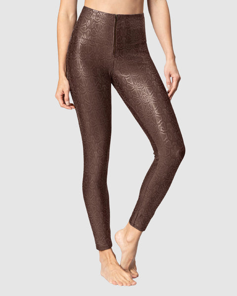 Legging con control de abdomen y acabado brillante#color_087-cafe-medio