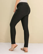 Skinny jean con bolsillos funcionales para mujer