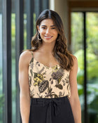 Blusa de tiritas y escote en V