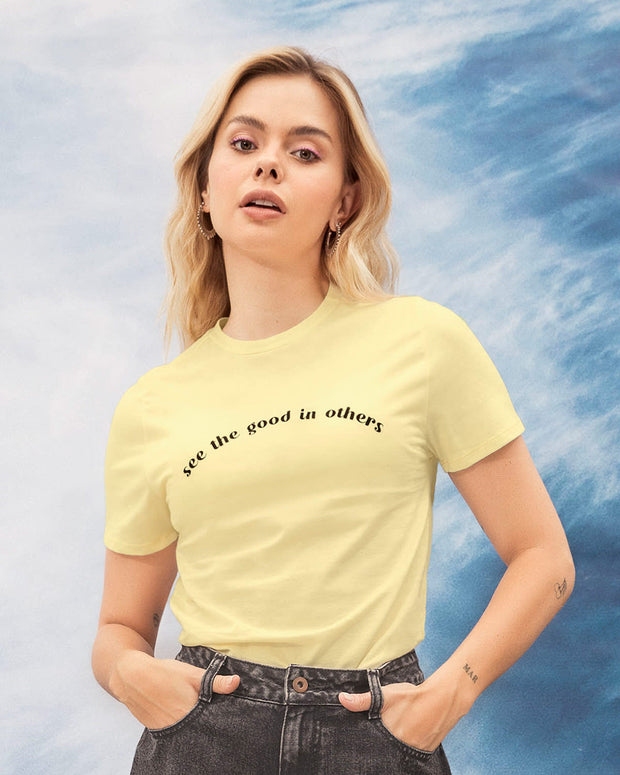 Camiseta en algodón manga corta con estampado localizado#color_114-amarillo